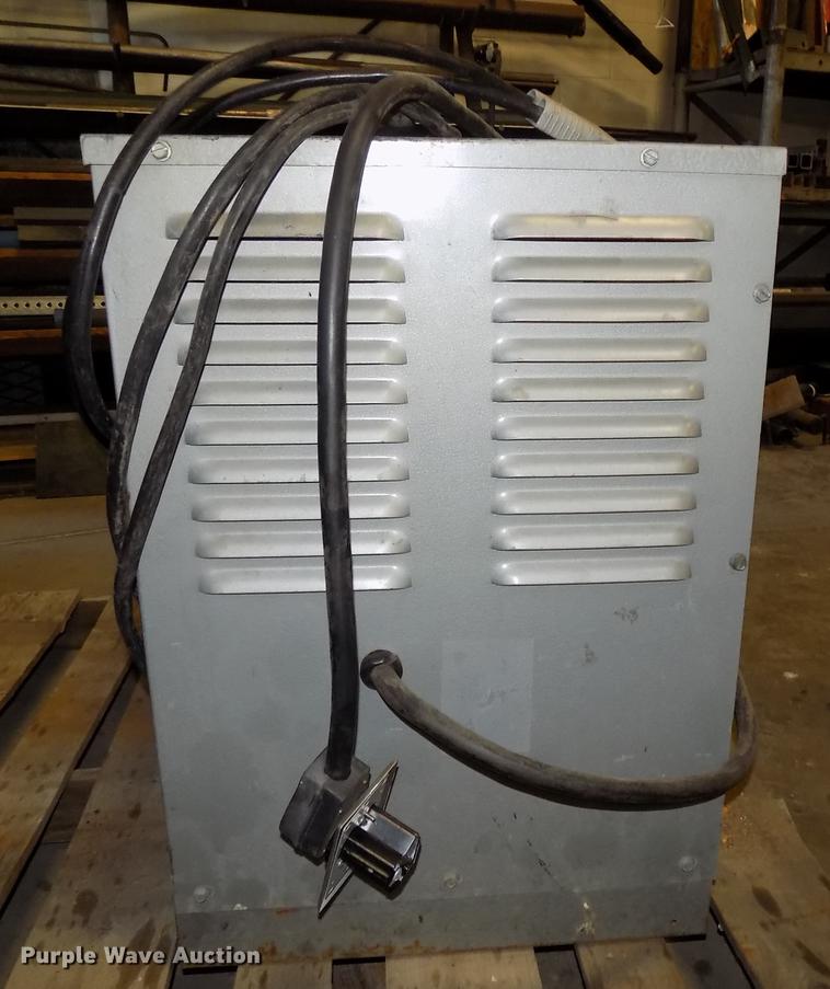 image for item DE7585 Prime Mover RC30 forklift