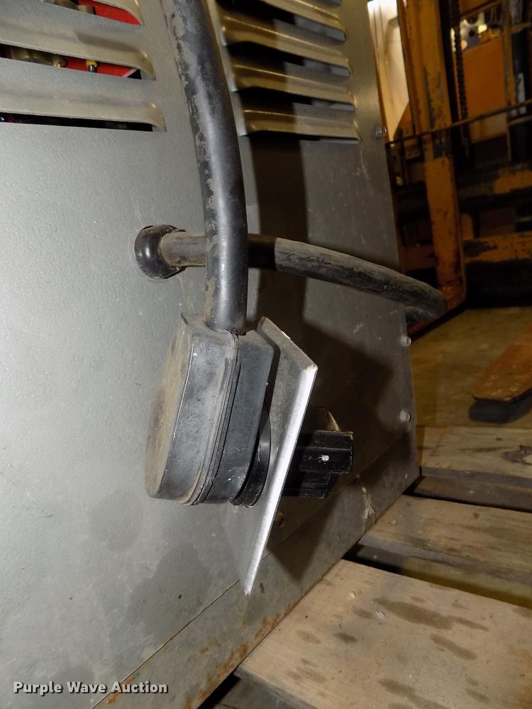 image for item DE7585 Prime Mover RC30 forklift