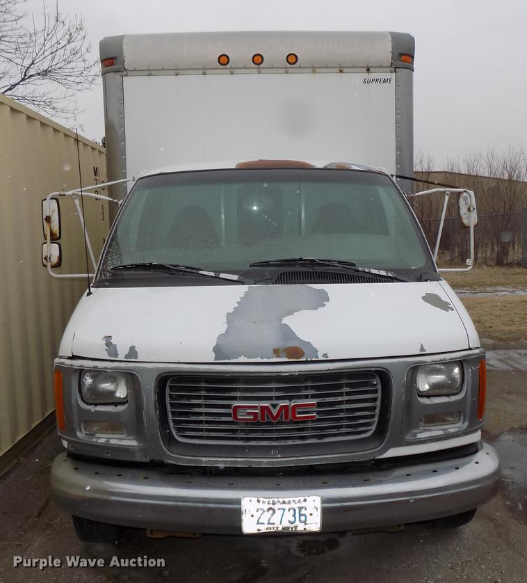 image for item DE7590 1999 GMC Savana G3500 box truck