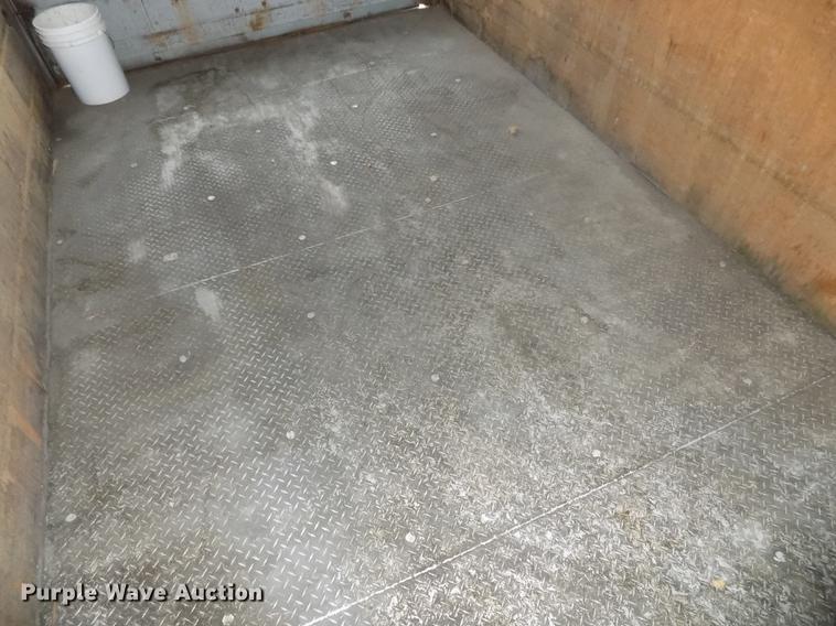 image for item DE7590 1999 GMC Savana G3500 box truck