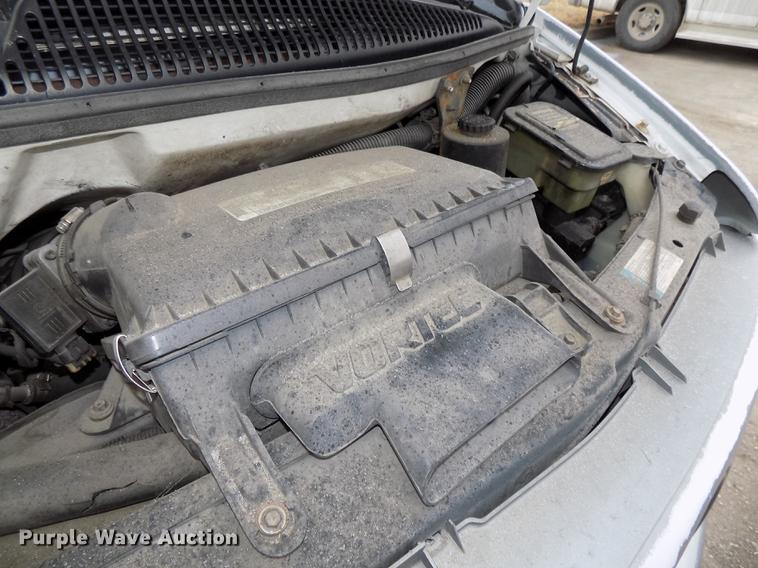 image for item DE7590 1999 GMC Savana G3500 box truck