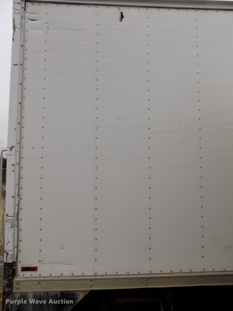 image for item DE7590 1999 GMC Savana G3500 box truck