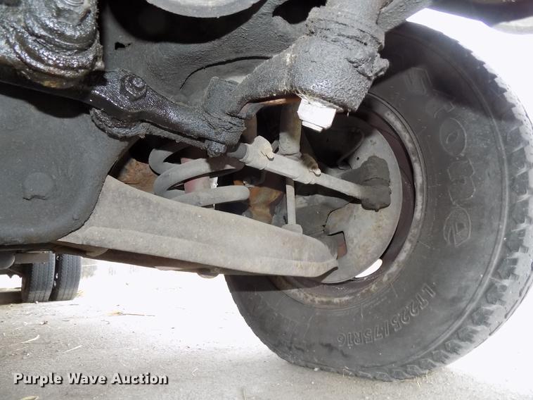 image for item DE7590 1999 GMC Savana G3500 box truck