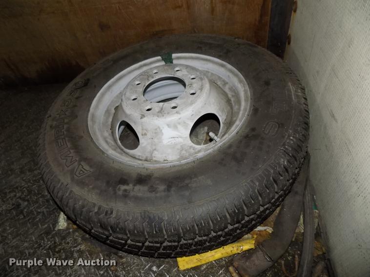 image for item DE7590 1999 GMC Savana G3500 box truck