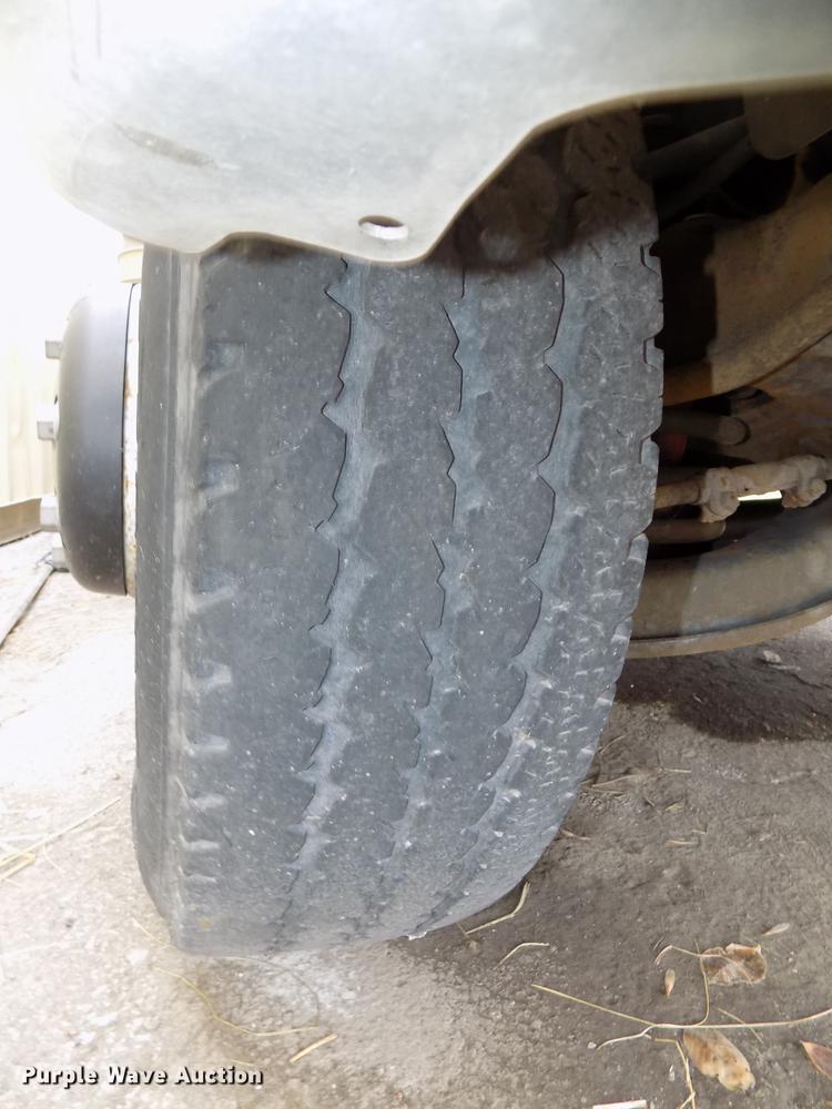 image for item DE7590 1999 GMC Savana G3500 box truck