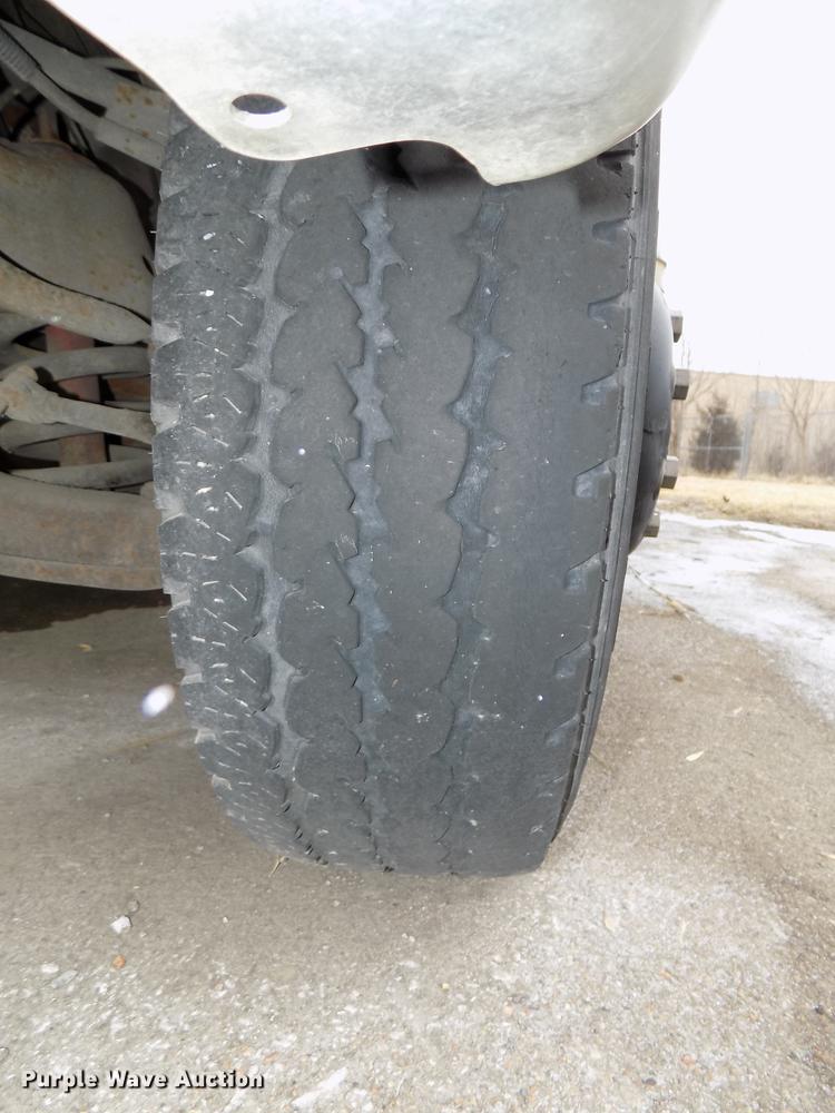 image for item DE7590 1999 GMC Savana G3500 box truck