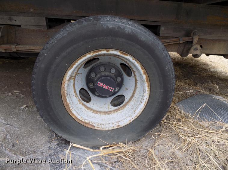 image for item DE7590 1999 GMC Savana G3500 box truck