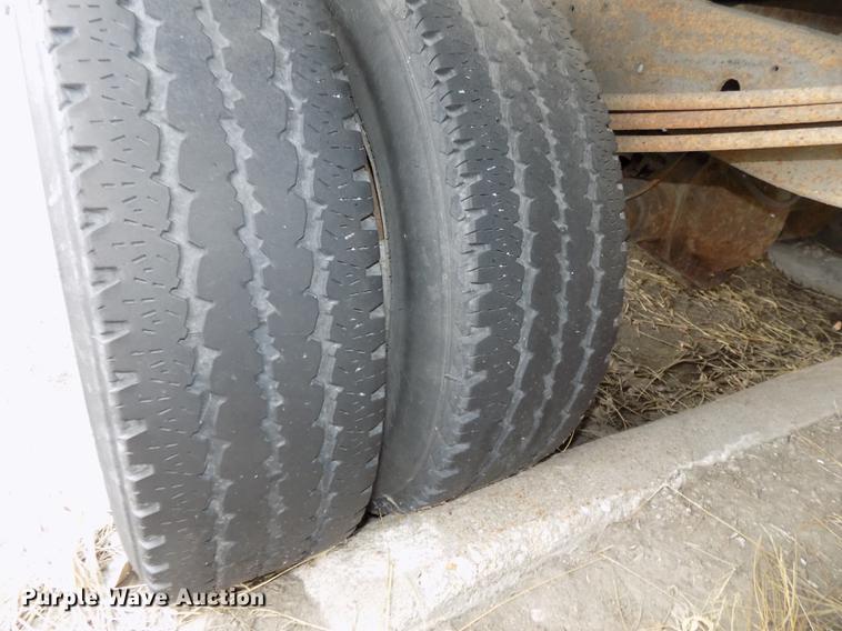 image for item DE7590 1999 GMC Savana G3500 box truck