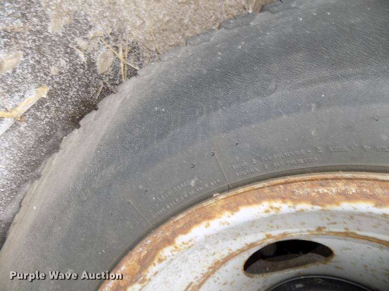 image for item DE7590 1999 GMC Savana G3500 box truck