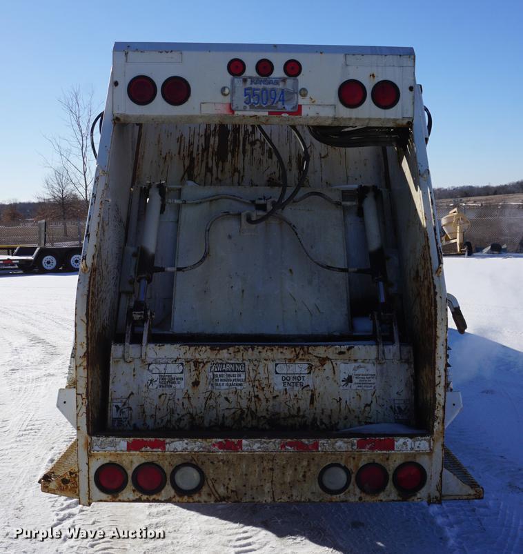 image for item DF7607 2001 Ford F550 Super Duty refuse truck