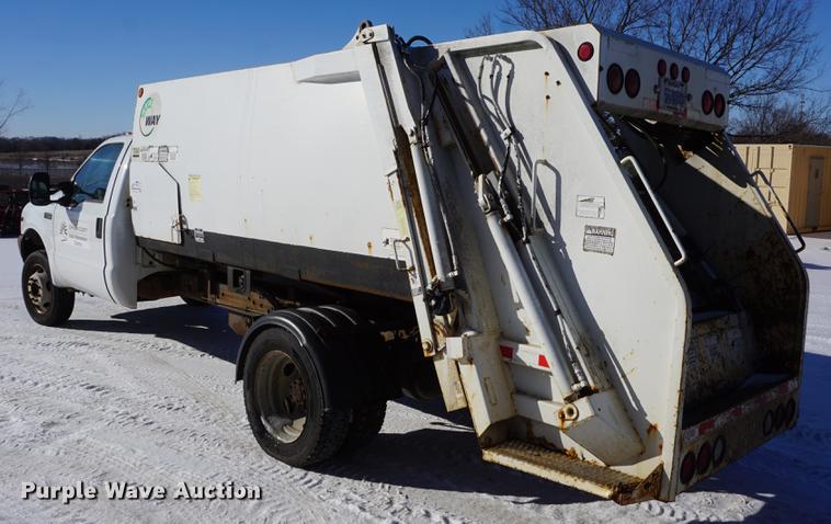 image for item DF7607 2001 Ford F550 Super Duty refuse truck
