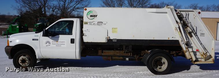 image for item DF7607 2001 Ford F550 Super Duty refuse truck