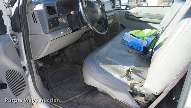 image for item DF7607 2001 Ford F550 Super Duty refuse truck