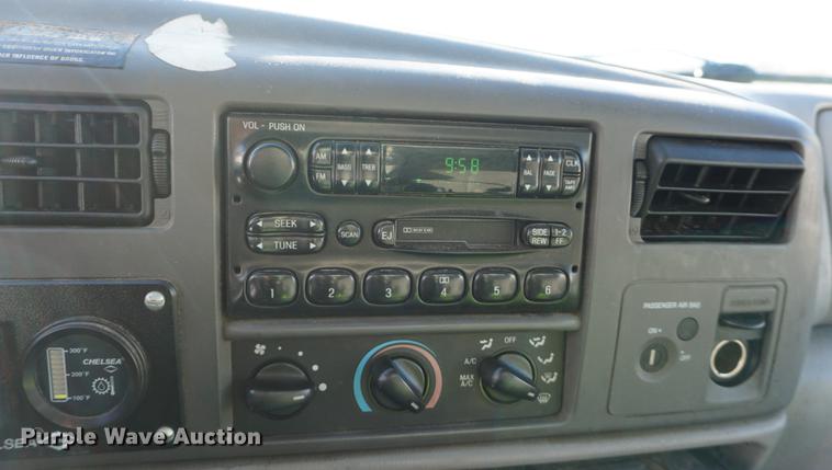 image for item DF7607 2001 Ford F550 Super Duty refuse truck