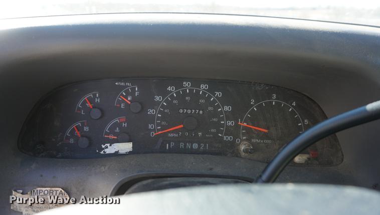 image for item DF7607 2001 Ford F550 Super Duty refuse truck