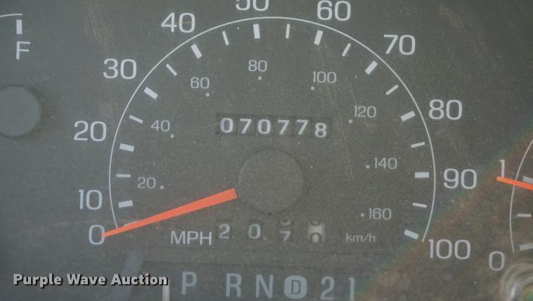 image for item DF7607 2001 Ford F550 Super Duty refuse truck