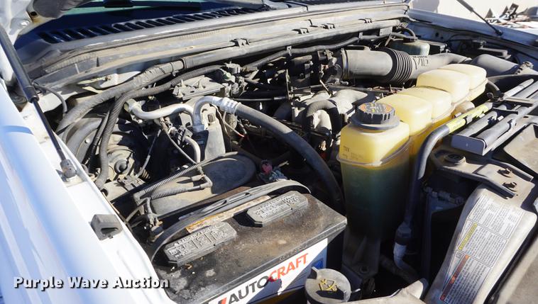 image for item DF7607 2001 Ford F550 Super Duty refuse truck