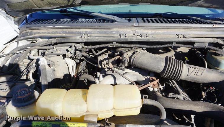 image for item DF7607 2001 Ford F550 Super Duty refuse truck