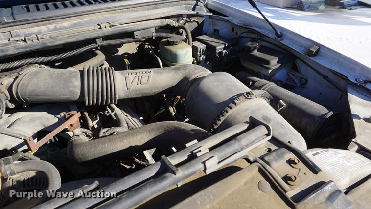 image for item DF7607 2001 Ford F550 Super Duty refuse truck