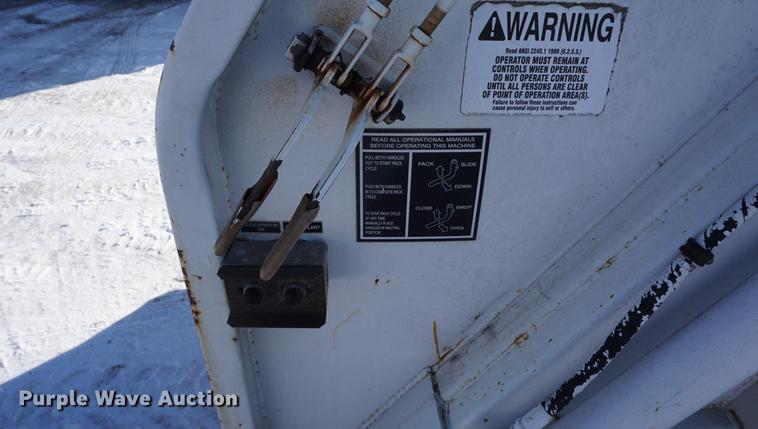 image for item DF7607 2001 Ford F550 Super Duty refuse truck