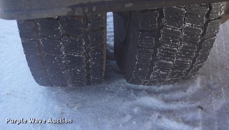 image for item DF7607 2001 Ford F550 Super Duty refuse truck