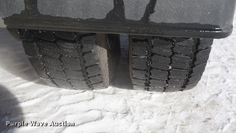 image for item DF7607 2001 Ford F550 Super Duty refuse truck