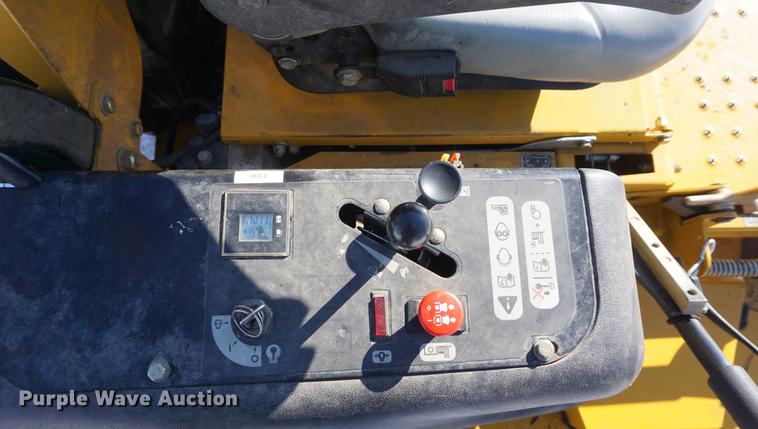 image for item DF7609 Hustler Super Z lawn mower