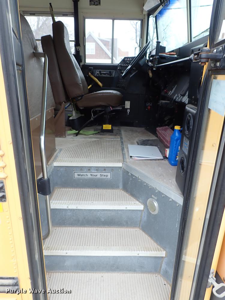 image for item DF8738 1996 Chevrolet B7 Bluebird school bus