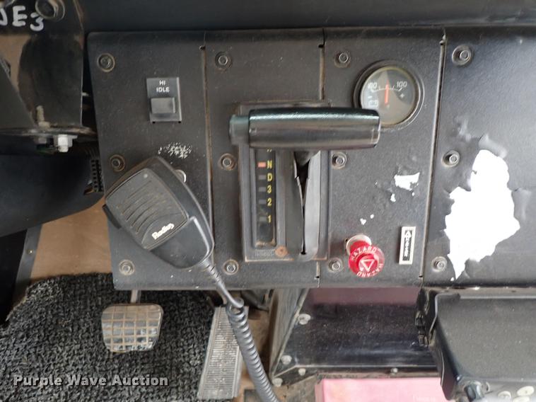 image for item DF8738 1996 Chevrolet B7 Bluebird school bus