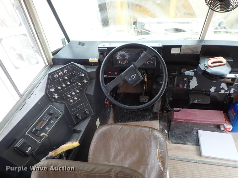 image for item DF8738 1996 Chevrolet B7 Bluebird school bus