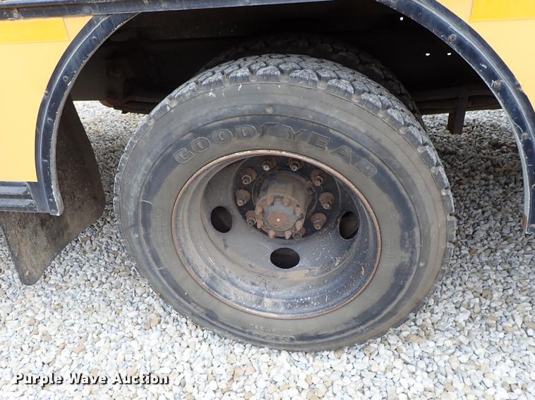 image for item DF8738 1996 Chevrolet B7 Bluebird school bus