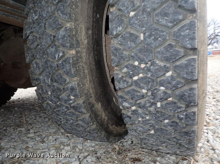 image for item DF8738 1996 Chevrolet B7 Bluebird school bus