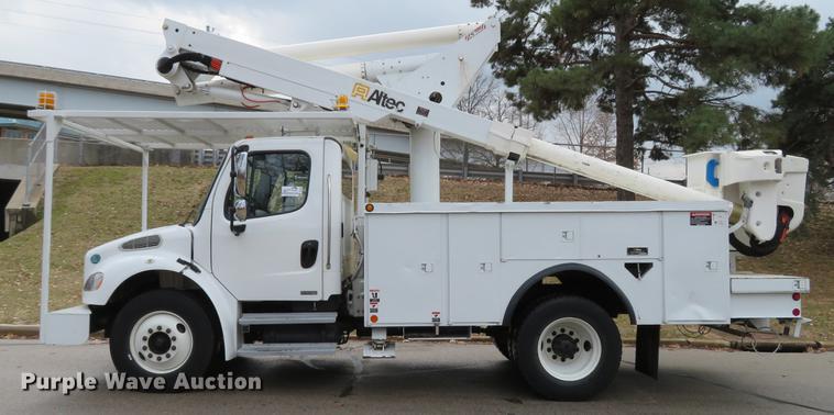 image for item DG3835 2008 Freightliner Business Class M2 bucket truck