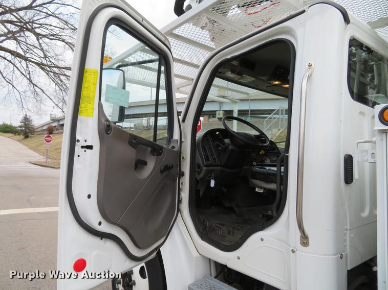 image for item DG3835 2008 Freightliner Business Class M2 bucket truck