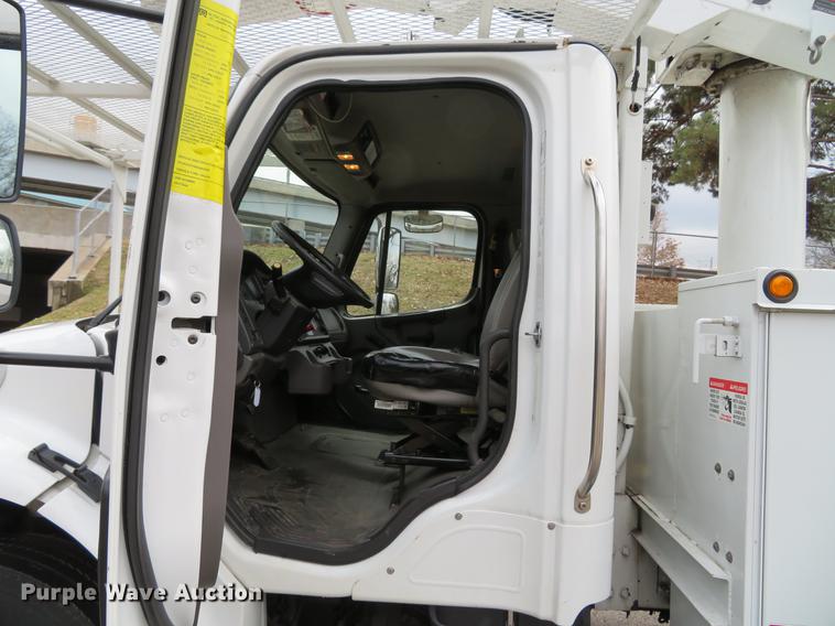 image for item DG3835 2008 Freightliner Business Class M2 bucket truck