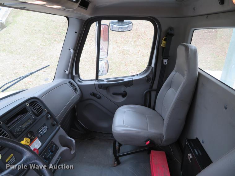 image for item DG3835 2008 Freightliner Business Class M2 bucket truck