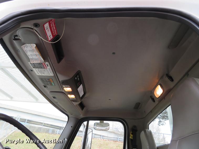 image for item DG3835 2008 Freightliner Business Class M2 bucket truck