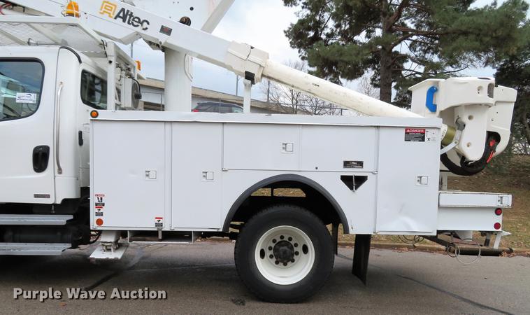image for item DG3835 2008 Freightliner Business Class M2 bucket truck
