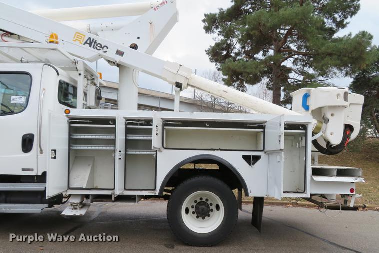 image for item DG3835 2008 Freightliner Business Class M2 bucket truck