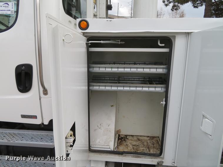 image for item DG3835 2008 Freightliner Business Class M2 bucket truck