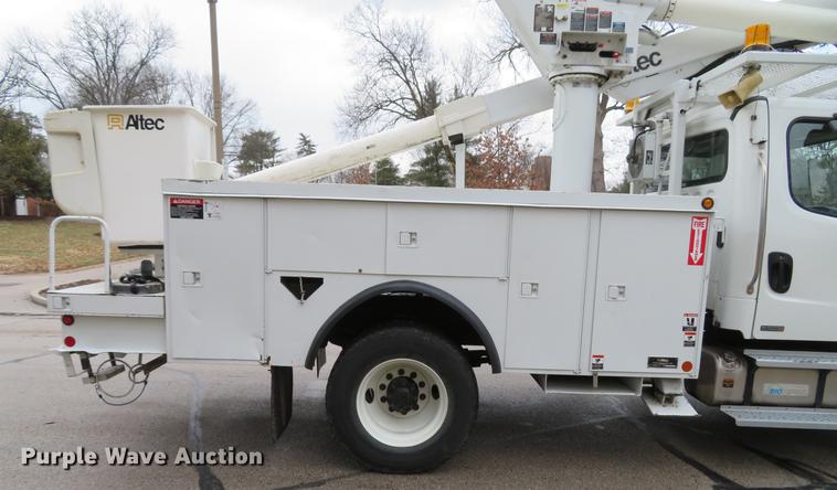 image for item DG3835 2008 Freightliner Business Class M2 bucket truck
