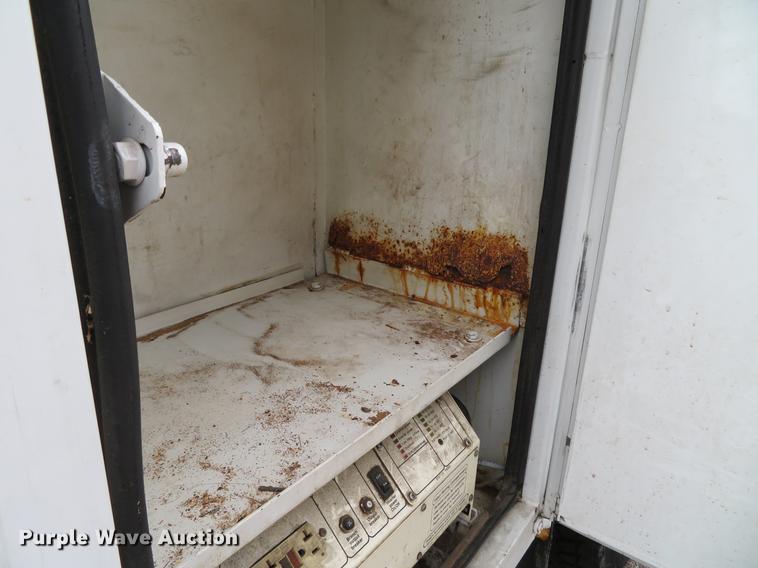 image for item DG3835 2008 Freightliner Business Class M2 bucket truck