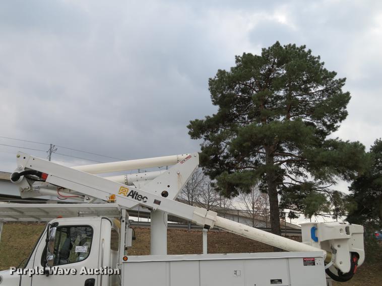 image for item DG3835 2008 Freightliner Business Class M2 bucket truck