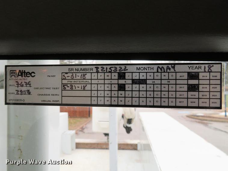 image for item DG3835 2008 Freightliner Business Class M2 bucket truck