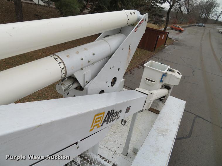 image for item DG3835 2008 Freightliner Business Class M2 bucket truck