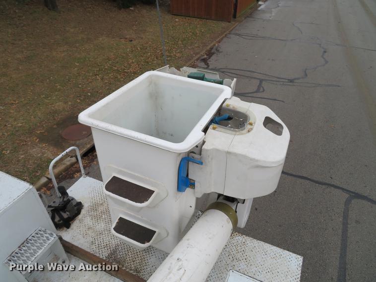 image for item DG3835 2008 Freightliner Business Class M2 bucket truck