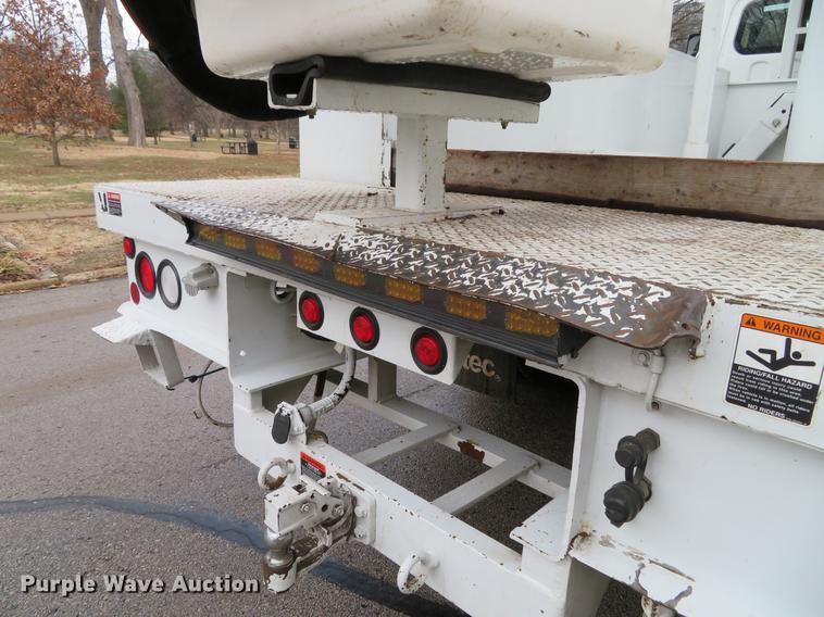 image for item DG3835 2008 Freightliner Business Class M2 bucket truck