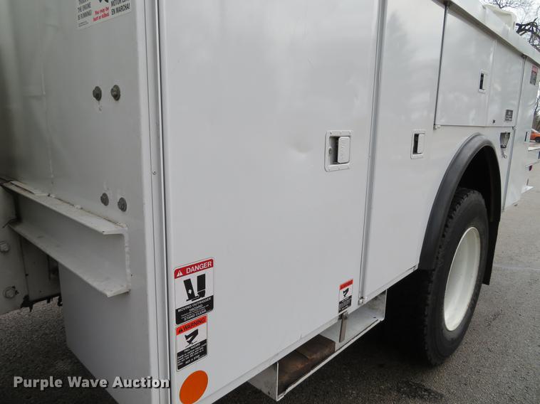 image for item DG3835 2008 Freightliner Business Class M2 bucket truck