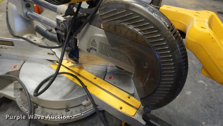 image for item DI9327 DeWalt tools