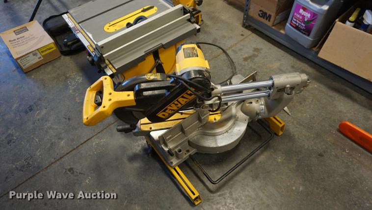 image for item DI9327 DeWalt tools